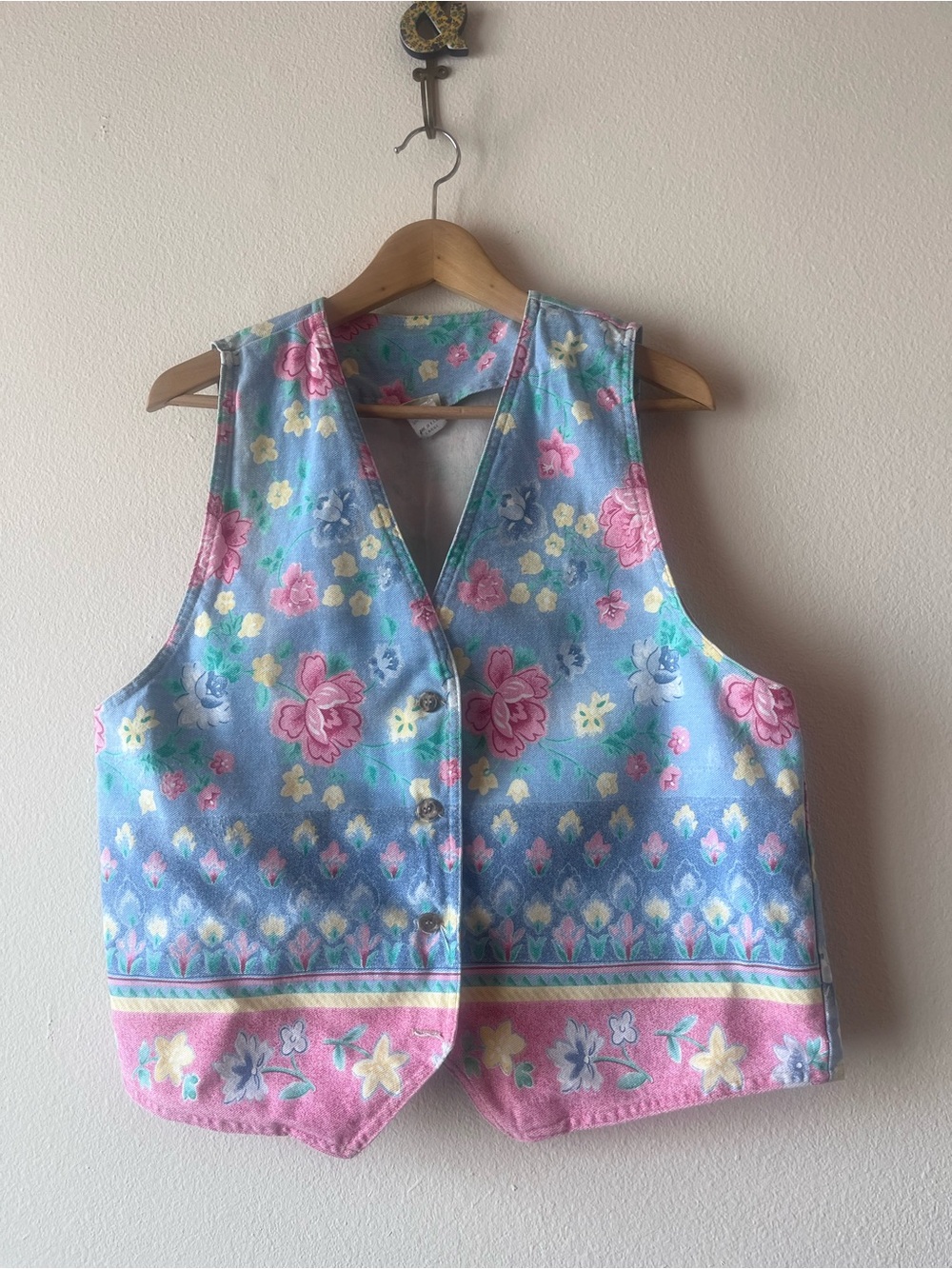Floral Pastel Button-Up Vest in Blue and Pink